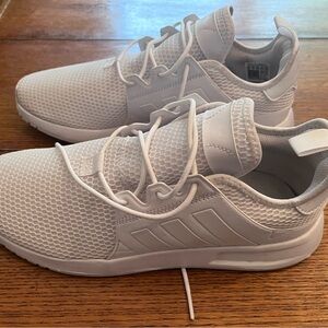 Adidas men’s 9.5 US almost mint condition never worn outside of house